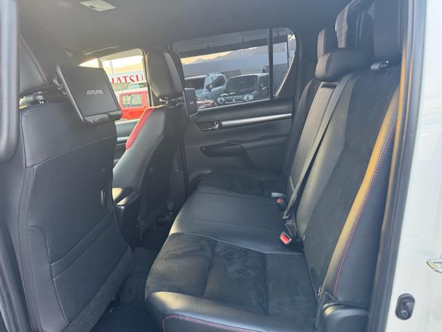 ハイラックス Ｚ　ＧＲスポーツ　ＴＲＤ純正キャノピー　ディスプレイオーディオ　後席モニター×２　パノラミックビューモニター　社外デジタルインナーミラー　キーフリー　プッシュスタート（42枚目）