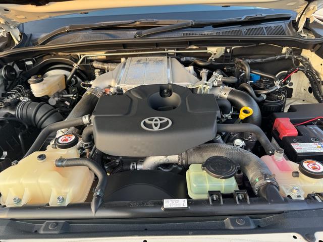 ハイラックス Ｚ　ＧＲスポーツ　ＴＲＤ純正キャノピー　ディスプレイオーディオ　後席モニター×２　パノラミックビューモニター　社外デジタルインナーミラー　キーフリー　プッシュスタート（48枚目）