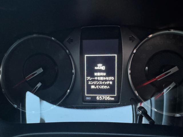 ハイラックス Ｚ　ＧＲスポーツ　ＴＲＤ純正キャノピー　ディスプレイオーディオ　後席モニター×２　パノラミックビューモニター　社外デジタルインナーミラー　キーフリー　プッシュスタート（49枚目）