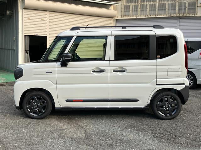 スペーシアギア ハイブリッドＸＺ　ターボ　デュアルセンサーブレーキサポートＩＩ　マルチユースフラップ　両側電動スライドドア　スリムサーキュレーター　ステアリングヒーター（5枚目）