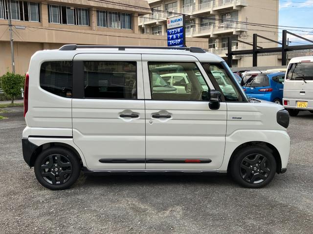 スペーシアギア ハイブリッドＸＺ　ターボ　デュアルセンサーブレーキサポートＩＩ　マルチユースフラップ　両側電動スライドドア　スリムサーキュレーター　ステアリングヒーター（9枚目）