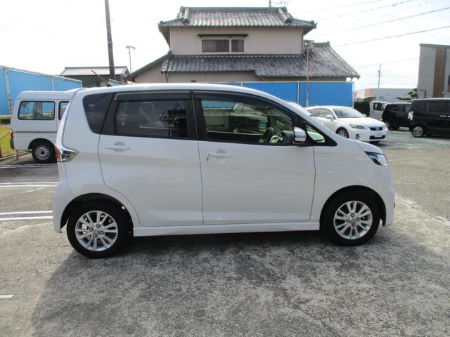 デイズ ハイウェイスター　Ｘ　ワンオーナー　純正ＳＤナビ　バックカメラ　スマートキー　Ｐスタート　新車保証書（8枚目）