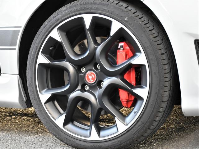 コンペティツィオーネ 新車保証継承 登録済み未使用車 5MT カープレイ対応タッチパネル レコードモンツァマフラー サベルトシート ブレンボキャリパー(19枚目)