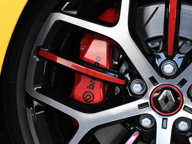 メガーヌ ルノー　スポール　トロフィー　６ＭＴ　ワンオーナー　ＲＥＣＡＲＯシート　ｂｒｅｍｂｏキャリパー　ＣＯＸボディダンパー　ＦＯＣＡＬサウンドシステム（25枚目）