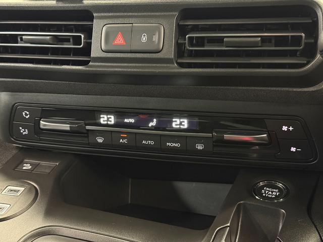 リフター ＧＴ　新車保証継承　ＣａｒＰｌａｙ　１オーナー　バックカメラ　ドライブレコーダー　デッドアングル（左前方）カメラ　リアオープニングガラスハッチ　インチタッチスクリーン（11枚目）