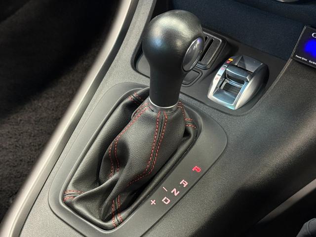 ジュリエッタ ヴェローチェ　１７５０　ＴＢＩ　純正ナビ　スポーツマフラー　ダウンサス　ＥＴＣ　ｄ／ｎ／ａシステム　前後ドラレコ　スロットルコントローラ　シートヒーター　パワーシート　バックカメラ　本革シート　クルーズコントロール　オートエアコン（10枚目）