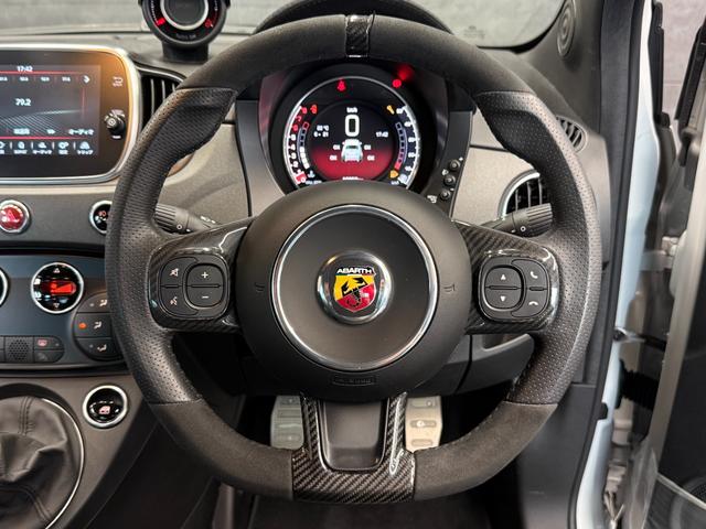アバルト595 コンペティツィオーネ 右H 5MT THREEHUNDREDカーボンパーツ esseesse純正ホイール流用 バルブ開閉式レコモン ブレンボキャリパー サベルトスポーツシート Bカメラ 前後ドラレコ オートエアコン(15枚目)