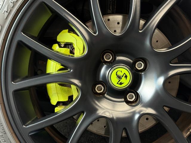 ���u���[�L�L�����p�[�^�z�C�[���Z���^�[�L���b�v�i�A�N�Z���g�J���[�O���[���j