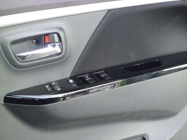 ワゴンＲスティングレー Ｘ　レーダーブレーキサポート　ナビ　フルセグＴＶ　スマートキー　Ｄ席シートヒーター　ＨＩＤライト（12枚目）