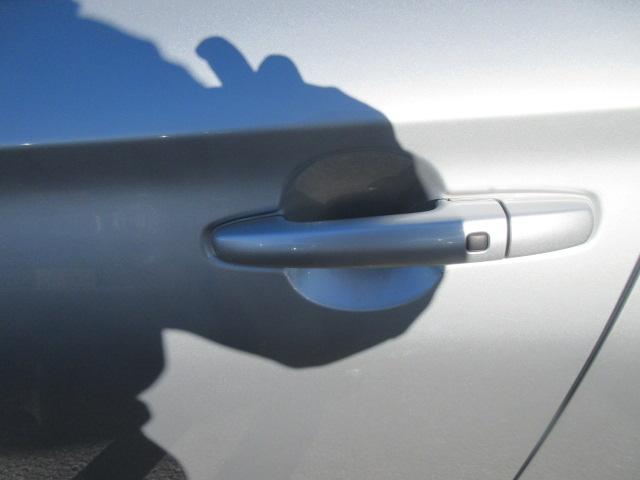 スイフト ＸＧ　衝突被害軽減ブレーキ　後退時ブレーキサポート　ＬＥＤヘッドランプ　電動格納式リモコンドアミラー　タコメーター　運転席助手席シートヒーター　オートライトスイッチ　クルーズコントロール（10枚目）