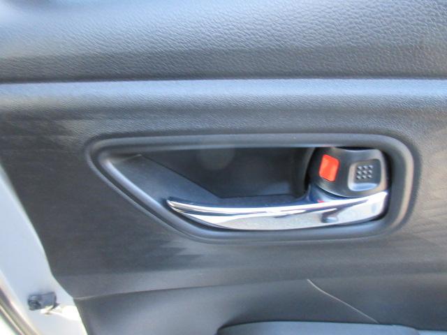 スイフト ＸＧ　衝突被害軽減ブレーキ　後退時ブレーキサポート　ＬＥＤヘッドランプ　電動格納式リモコンドアミラー　タコメーター　運転席助手席シートヒーター　オートライトスイッチ　クルーズコントロール（36枚目）