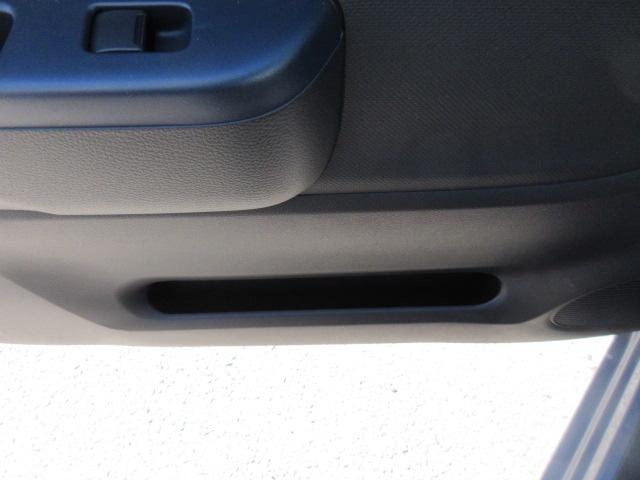 アルト ＨＹＢＲＩＤ　Ｓ　３型　衝突被害軽減ブレーキ　後退時ブレーキサポート　オートライトスイッチ　ステアリングオーディオスイッチ　運転席シートヒーター　アイドリングストップ（17枚目）