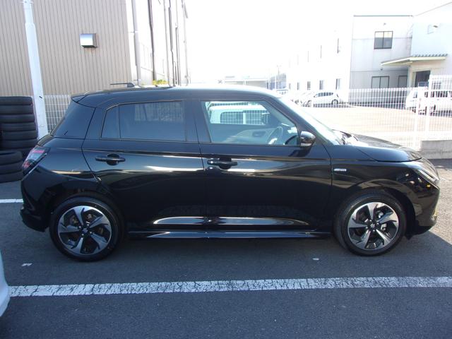 スイフト ＨＹＢＲＩＤ　ＭＺ　衝突被害軽減ブレーキ　キーレスエントリー　キーレスプッシュスタートシステム　パワーウインドー　オートエアコン　衝突安全ボディ　電動格納ドアミラー（5枚目）