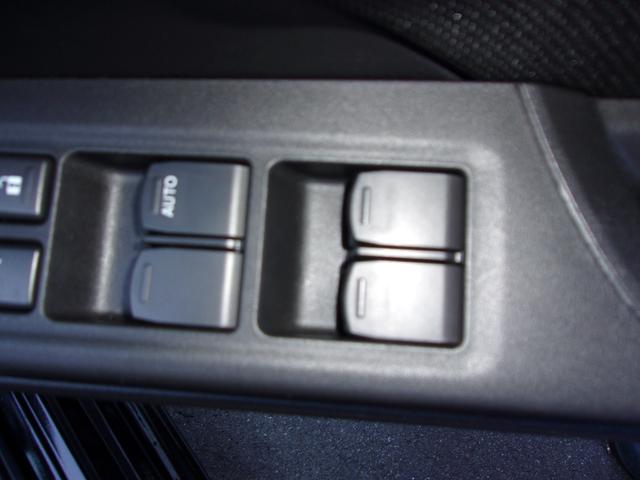 スイフト ＨＹＢＲＩＤ　ＭＺ　衝突被害軽減ブレーキ　キーレスエントリー　キーレスプッシュスタートシステム　パワーウインドー　オートエアコン　衝突安全ボディ　電動格納ドアミラー（28枚目）