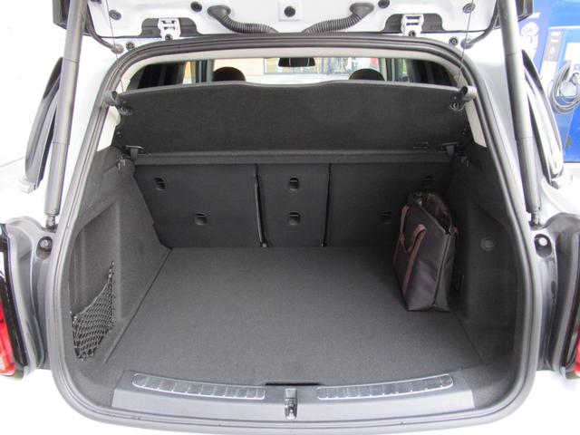 ＭＩＮＩ クーパーＤ　クロスオーバー　オール４　純正ナビ　バックカメラ　パワーバックドア　ＬＥＤヘッドライト　ワンオーナー　黒革調シートカバー　禁煙車　ＥＴＣ　４ＷＤ　ブラックアルミホイール　ルーフレール（39枚目）