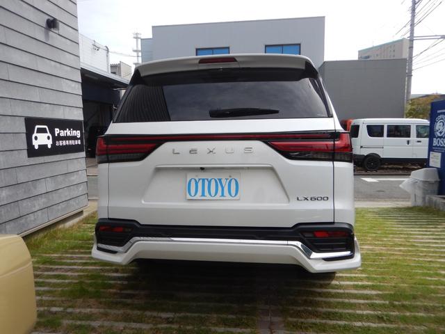 ＬＸ ＬＸ６００　エグゼクティブ　モデリスタエアロセット　純正ナビ　ディスクプレイヤー　リアエンター　デジタルミラー　マークレビンソン　ＥＴＣ２．０　サンルーフ　本革シート　パンテーラセキュリティ　ルーフレール　禁煙車　ワンオーナー（6枚目）