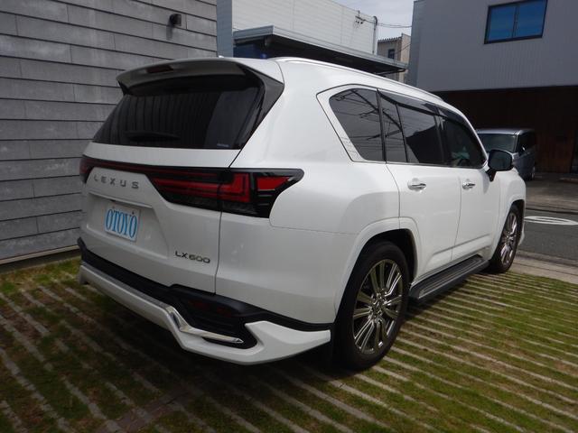 ＬＸ ＬＸ６００　エグゼクティブ　モデリスタエアロセット　純正ナビ　ディスクプレイヤー　リアエンター　デジタルミラー　マークレビンソン　ＥＴＣ２．０　サンルーフ　本革シート　パンテーラセキュリティ　ルーフレール　禁煙車　ワンオーナー（7枚目）