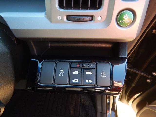 ステップワゴンスパーダ Z 純正8インチナビ フルセグTV バックカメラ ドラレコ前後 ETC 両側電動スライドドア HIDヘッドライト スマートキー クルーズコントロール 禁煙車 ワンオーナー 8人乗り(30枚目)