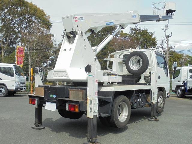 アイチ11.9m高所作業車(4枚目)