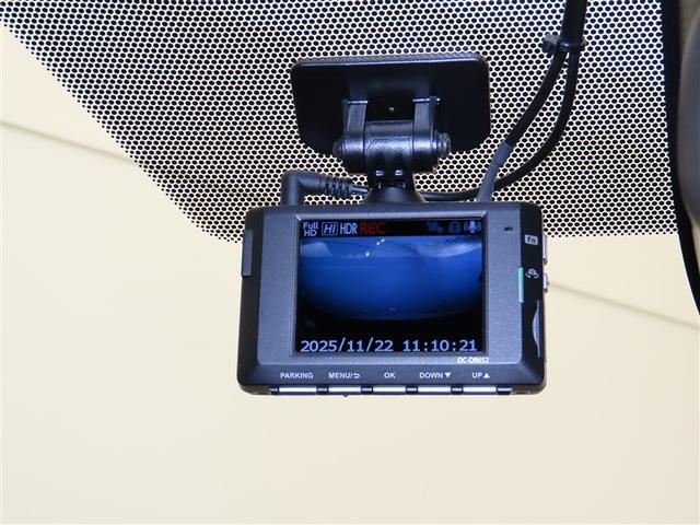 カローラツーリング ハイブリッド　ダブルバイビー　衝突被害軽減システム　メモリーナビ　バックカメラ　ＤＶＤ再生　ミュージックプレイヤー接続可　ドラレコ　スマートキー　ＥＴＣ　ＬＥＤヘッドランプ　オートクルーズコントロール　ワンオーナー　アルミホイール（13枚目）