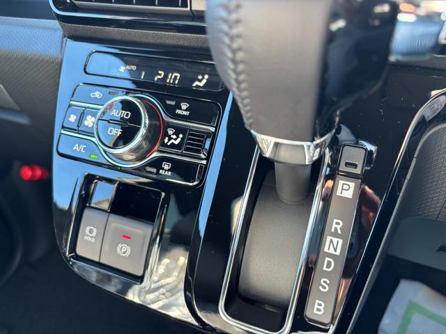 タント カスタムRS パノラマモニター・ステアリングスイッチ・両側パワースライドドア・LEDヘッドライト・届出済未使用車(9枚目)