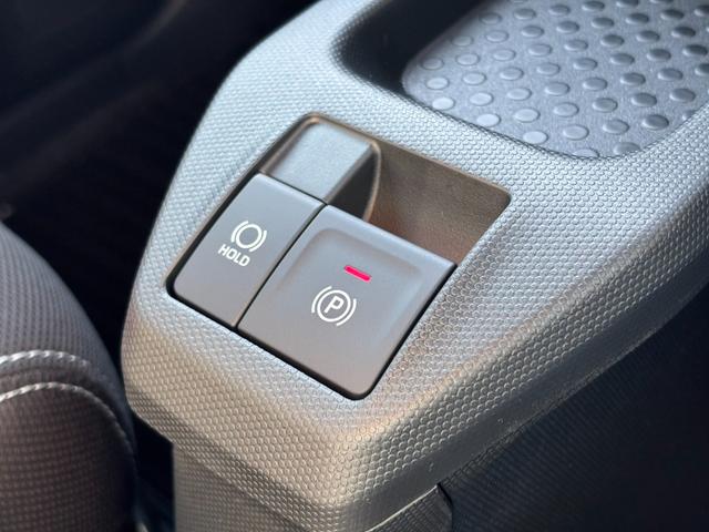 タフト Ｇ　ダーククロムベンチャー　特別仕様車　　スマートアシスト　ＬＥＤヘッドランプ　スカイフィールトップ　運転席・助手席シートヒーター　電動パーキングブレーキ　バックモニター　届出済未使用車（8枚目）