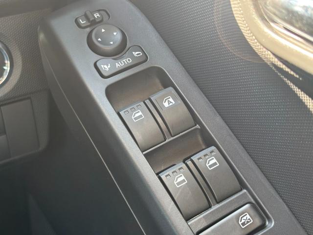 タフト Ｇ　ダーククロムベンチャー　特別仕様車　　スマートアシスト　ＬＥＤヘッドランプ　スカイフィールトップ　運転席・助手席シートヒーター　電動パーキングブレーキ　バックモニター　届出済未使用車（11枚目）