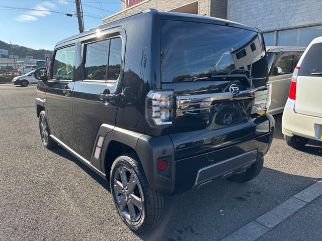 タフト Ｇ　ダーククロムベンチャー　特別仕様車　　スマートアシスト　ＬＥＤヘッドランプ　スカイフィールトップ　運転席・助手席シートヒーター　電動パーキングブレーキ　バックモニター　届出済未使用車（3枚目）