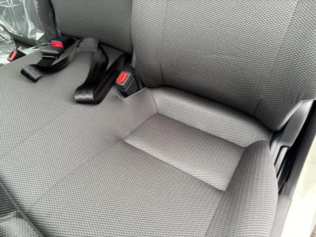 ハイエースバン ロングDX GLパッケージ LEDオートヘッドライト・リヤクーラー・リヤヒーター・パノラミックビューモニター・イージークローザー付両側スライドドア・SRSエアバック・AC100V電源・トヨタセーフティーセンス・コーナーセンサー(7枚目)