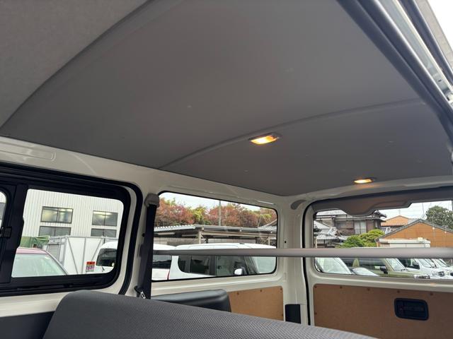 ハイエースバン ロングDX GLパッケージ LEDオートヘッドライト・リヤクーラー・リヤヒーター・パノラミックビューモニター・イージークローザー付両側スライドドア・SRSエアバック・AC100V電源・トヨタセーフティーセンス・コーナーセンサー(9枚目)