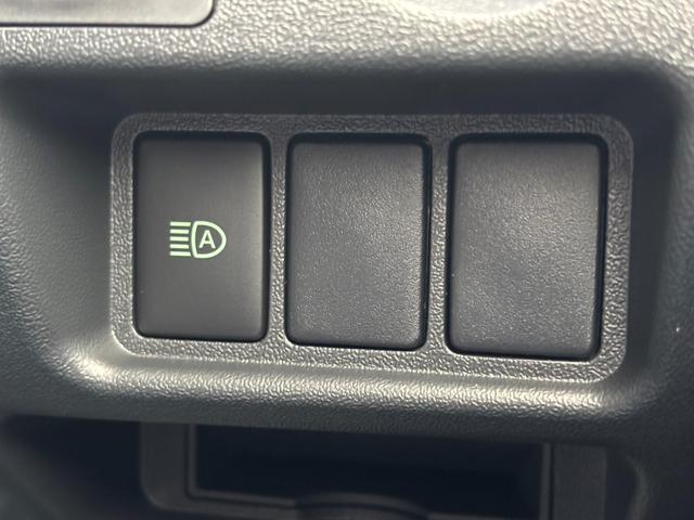 ハイエースバン ロングDX GLパッケージ LEDオートヘッドライト・リヤクーラー・リヤヒーター・パノラミックビューモニター・イージークローザー付両側スライドドア・SRSエアバック・AC100V電源・トヨタセーフティーセンス・コーナーセンサー(12枚目)