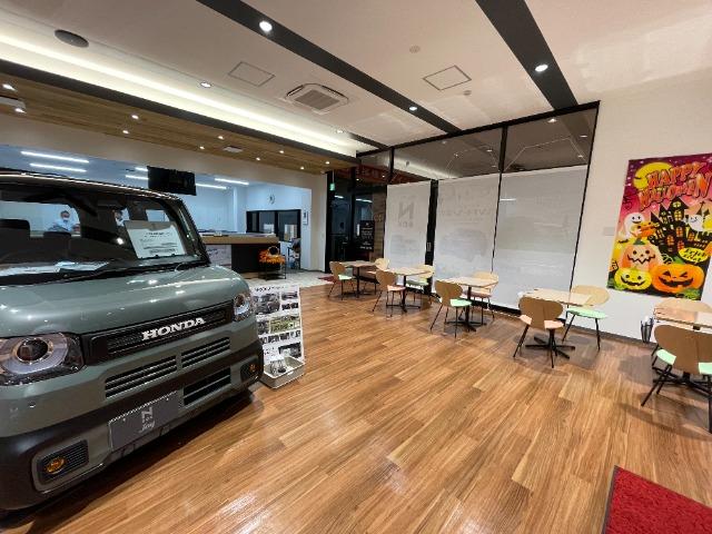 N-BOX G・Lホンダセンシング 社外ナビ 禁煙車 ワンオーナー ETC ホンダセンシング リア両側パワースライドドア 運転席・助手席シートヒーター 360°スーパーUV・IRカットパッケージ フルLEDヘッドライト 充電用USB(7枚目)