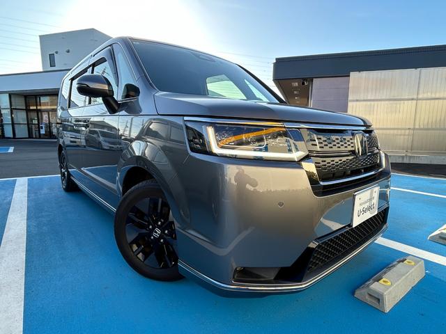 ステップワゴン スパーダ　ＨｏｎｄａＣＯＮＮＥＣＴナビ　ＥＴＣ　禁煙車　ワンオーナー　Ｈｏｎｄａセンシング　マルチビューカメラシステム　トリプルゾーンコントロールフルオートエアコン　１６インチアルミ　２列目オットマン　４ＷＤ（2枚目）