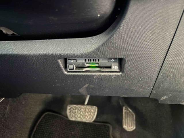 アクア S ナビ TV ドライブレコーダー ETC バックカメラ レーンアシスト 衝突被害軽減システム オートマチックハイビーム オートライト スマートキー アイドリングストップ 電動格納ミラー CVT(8枚目)