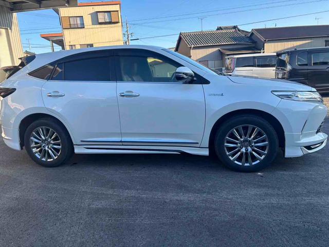 TOYOTA HARRIER HYBRID PREMIUM METAL AND LEATHER PACKAGE