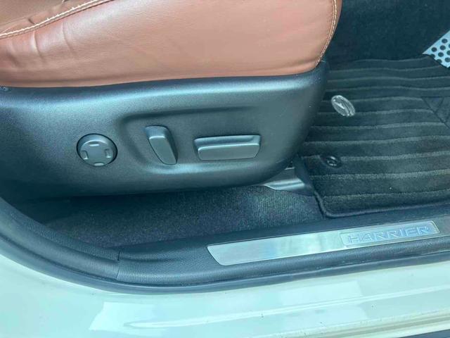 TOYOTA HARRIER HYBRID PREMIUM METAL AND LEATHER PACKAGE