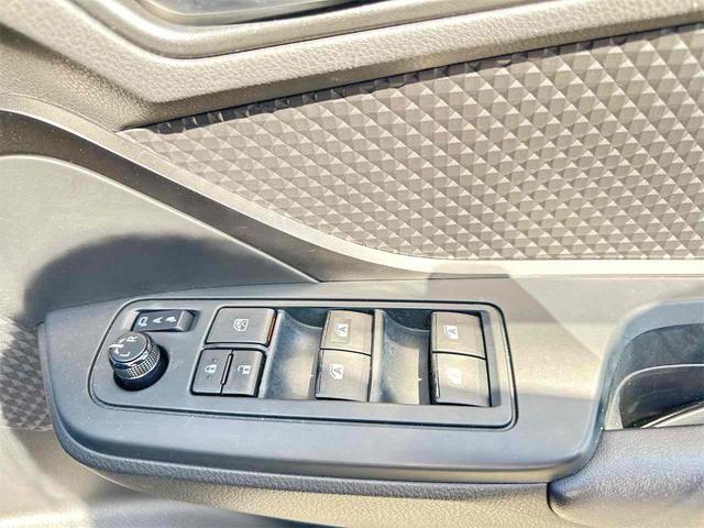 C-HR S LEDパッケージ ドライブレコーダー ETC バックカメラ オートクルーズコントロール レーンアシスト 衝突被害軽減システム ナビ TV オートマチックハイビーム オートライト LEDヘッドランプ アルミホイール(32枚目)