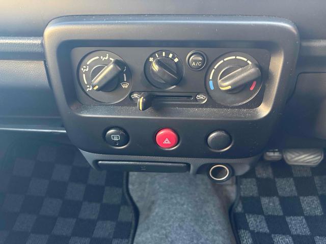 アルトラパン モード　インタークーラーターボ　ナビＴＶ　ベンチシート　コラム４速オートマ　ＣＤ　ＤＶＤ再生　アルミホイール　エアコン　パワーウィンドウ　運転席エアバッグ　助手席エアバッグ（5枚目）