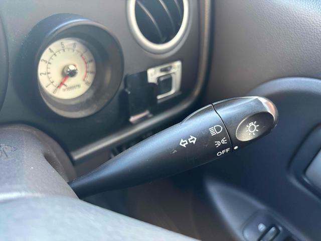 アルトラパン モード　インタークーラーターボ　ナビＴＶ　ベンチシート　コラム４速オートマ　ＣＤ　ＤＶＤ再生　アルミホイール　エアコン　パワーウィンドウ　運転席エアバッグ　助手席エアバッグ（7枚目）
