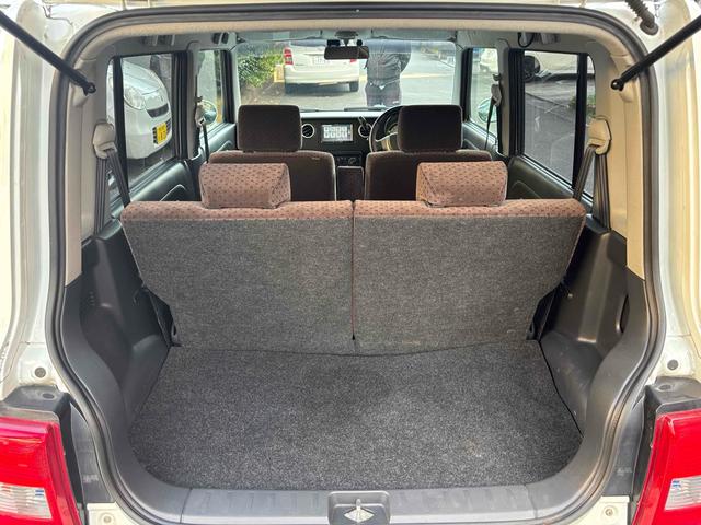 アルトラパン モード　インタークーラーターボ　ナビＴＶ　ベンチシート　コラム４速オートマ　ＣＤ　ＤＶＤ再生　アルミホイール　エアコン　パワーウィンドウ　運転席エアバッグ　助手席エアバッグ（18枚目）