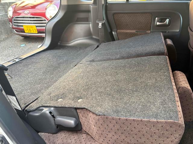 アルトラパン モード　インタークーラーターボ　ナビＴＶ　ベンチシート　コラム４速オートマ　ＣＤ　ＤＶＤ再生　アルミホイール　エアコン　パワーウィンドウ　運転席エアバッグ　助手席エアバッグ（21枚目）