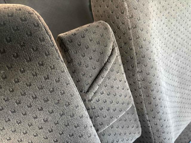 アルトラパン モード　インタークーラーターボ　ナビＴＶ　ベンチシート　コラム４速オートマ　ＣＤ　ＤＶＤ再生　アルミホイール　エアコン　パワーウィンドウ　運転席エアバッグ　助手席エアバッグ（29枚目）