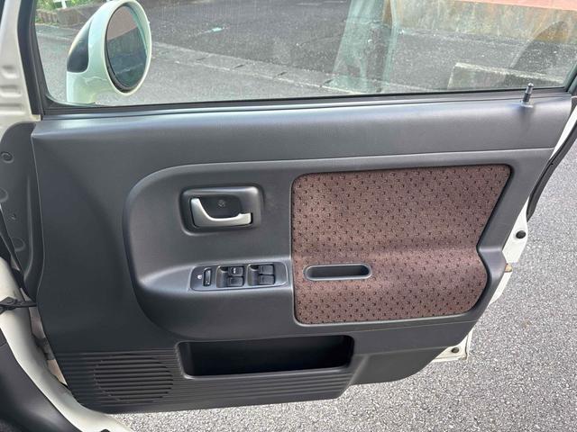 アルトラパン モード　インタークーラーターボ　ナビＴＶ　ベンチシート　コラム４速オートマ　ＣＤ　ＤＶＤ再生　アルミホイール　エアコン　パワーウィンドウ　運転席エアバッグ　助手席エアバッグ（33枚目）