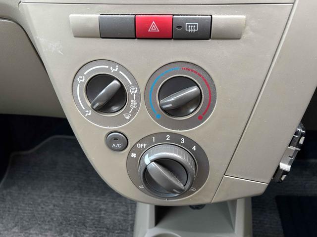 ミラ Ｘスペシャル　５速マニュアル　ドライブレコーダー　ＥＴＣ　キーレスエントリー　盗難防止システム　ＡＢＳ　ＣＤ　ミュージックプレイヤー接続可　衝突安全ボディ　エアコン　パワーステアリング　パワーウィンドウ（5枚目）