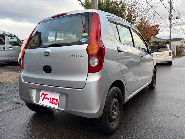 ミラ Ｘスペシャル　５速マニュアル　ドライブレコーダー　ＥＴＣ　キーレスエントリー　盗難防止システム　ＡＢＳ　ＣＤ　ミュージックプレイヤー接続可　衝突安全ボディ　エアコン　パワーステアリング　パワーウィンドウ（13枚目）