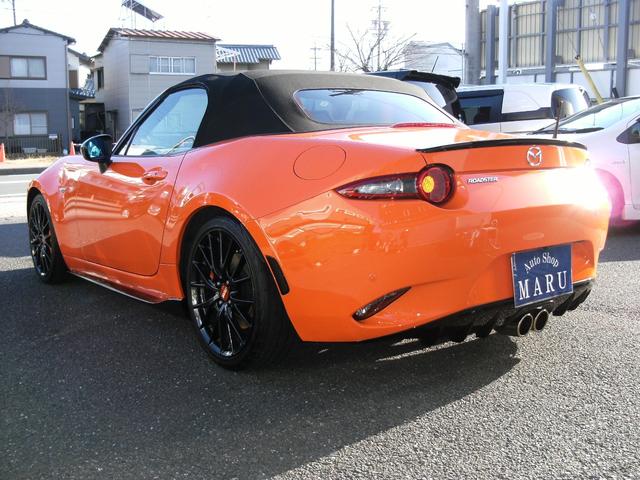 ロードスター ３０周年記念車　１１０台限定　ＲＥＣＡＲＯ社製シート　Ｂｒｅｍｂｏ社製フロントキャリパー（オレンジ塗装）ＮＩＳＳＩＮ社製リアキャリパー（オレンジ塗装）純正ナビ　フルセグＴＶ　ＴＶキャンセラー　バックカメラ　ＥＴＣ（6枚目）