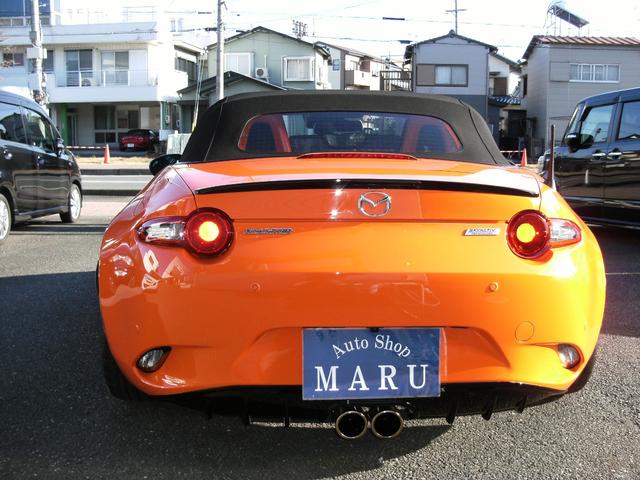 ロードスター ３０周年記念車　１１０台限定　ＲＥＣＡＲＯ社製シート　Ｂｒｅｍｂｏ社製フロントキャリパー（オレンジ塗装）ＮＩＳＳＩＮ社製リアキャリパー（オレンジ塗装）純正ナビ　フルセグＴＶ　ＴＶキャンセラー　バックカメラ　ＥＴＣ（7枚目）