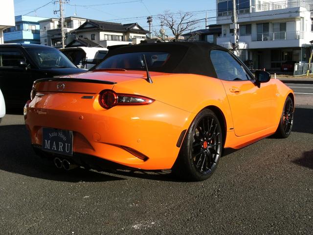 ロードスター ３０周年記念車　１１０台限定　ＲＥＣＡＲＯ社製シート　Ｂｒｅｍｂｏ社製フロントキャリパー（オレンジ塗装）ＮＩＳＳＩＮ社製リアキャリパー（オレンジ塗装）純正ナビ　フルセグＴＶ　ＴＶキャンセラー　バックカメラ　ＥＴＣ（8枚目）