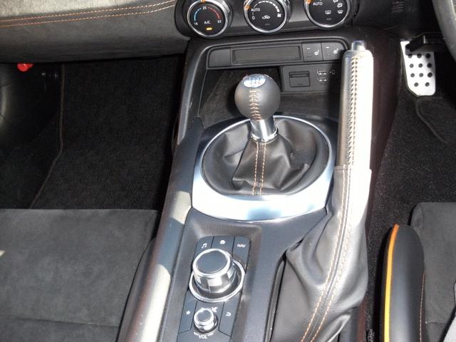 ロードスター ３０周年記念車　１１０台限定　ＲＥＣＡＲＯ社製シート　Ｂｒｅｍｂｏ社製フロントキャリパー（オレンジ塗装）ＮＩＳＳＩＮ社製リアキャリパー（オレンジ塗装）純正ナビ　フルセグＴＶ　ＴＶキャンセラー　バックカメラ　ＥＴＣ（14枚目）