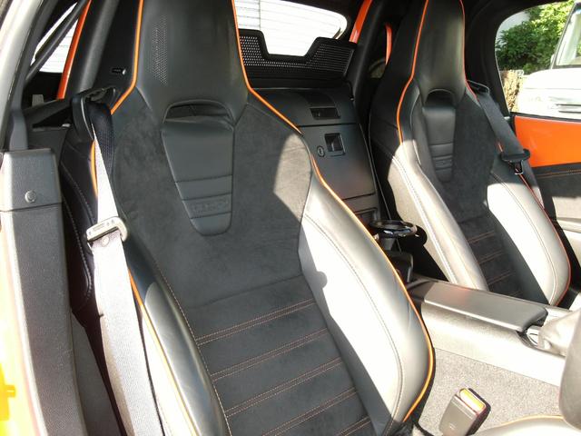 ロードスター ３０周年記念車　１１０台限定　ＲＥＣＡＲＯ社製シート　Ｂｒｅｍｂｏ社製フロントキャリパー（オレンジ塗装）ＮＩＳＳＩＮ社製リアキャリパー（オレンジ塗装）純正ナビ　フルセグＴＶ　ＴＶキャンセラー　バックカメラ　ＥＴＣ（18枚目）